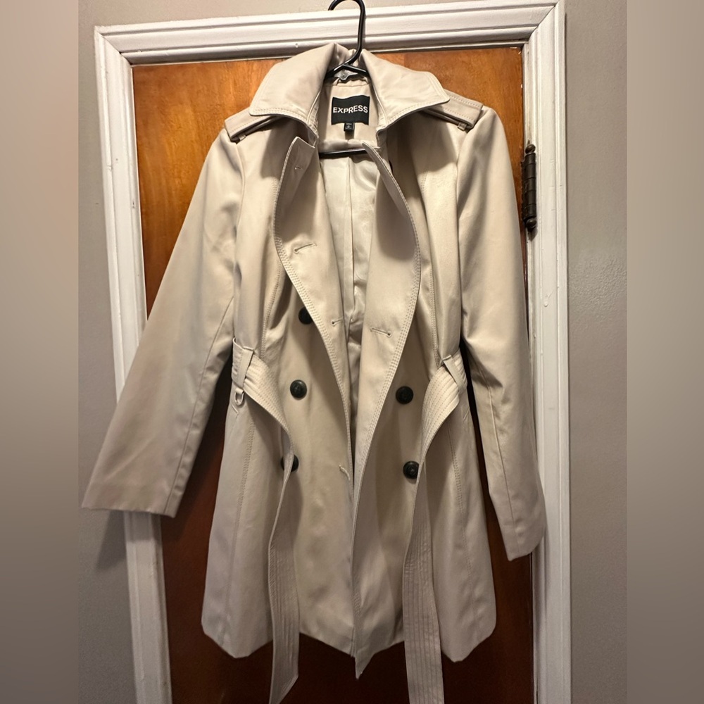 NWOT Light Cream Express Trench Coat